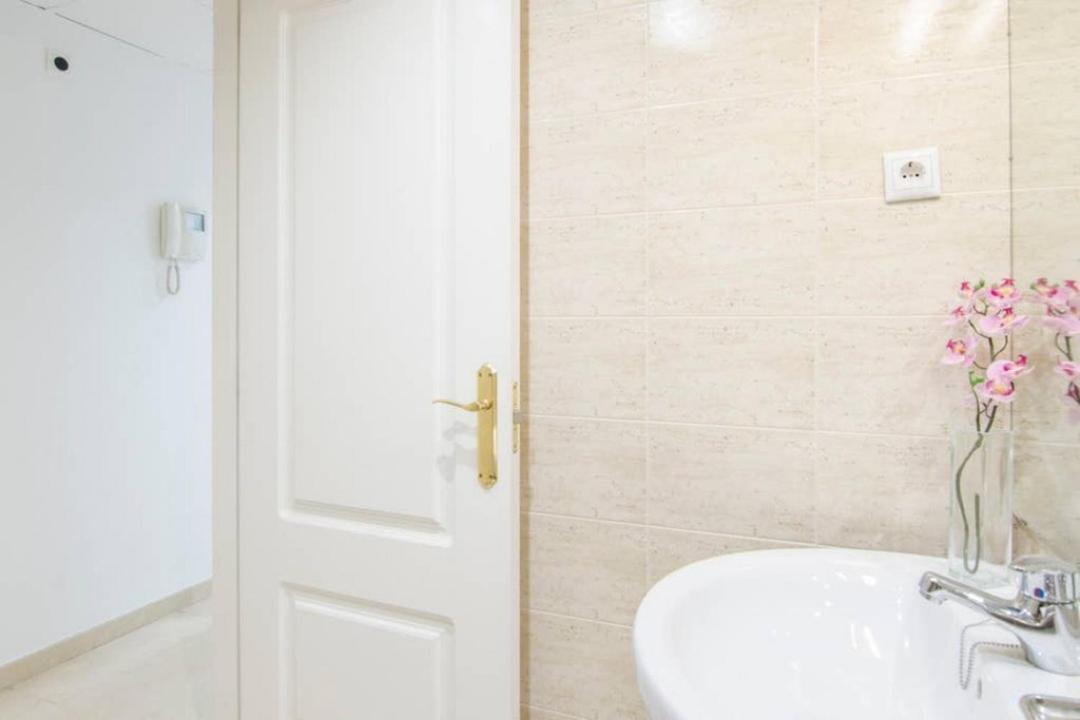 Cruz Apartment Madrid Exterior foto